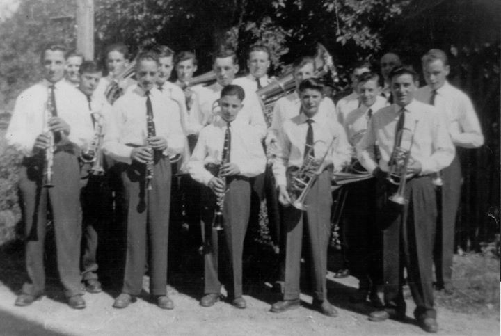 Gründungsfoto der Blaskapelle Frohsinn Laugna 1956